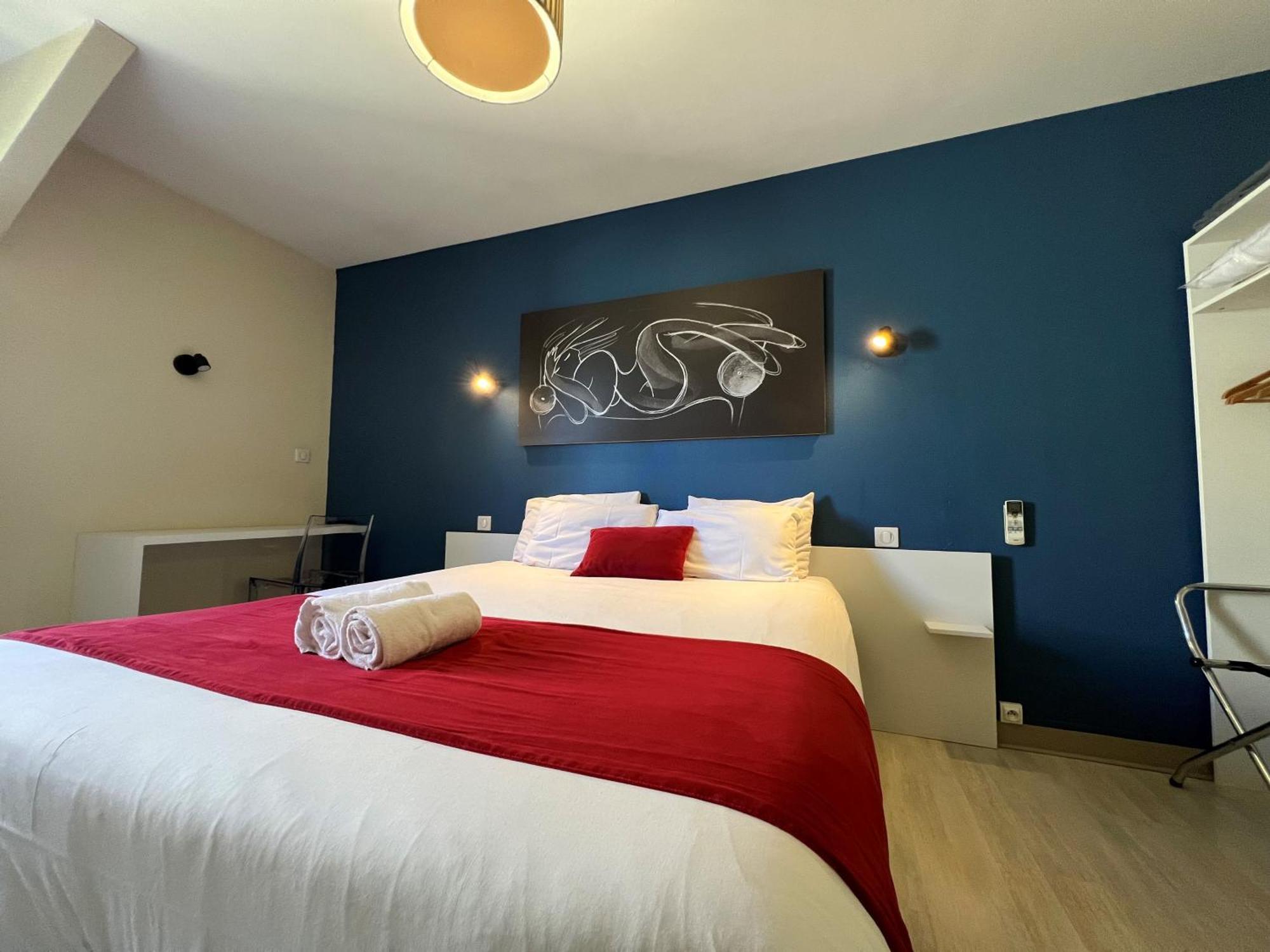 Brit Hotel Du Parc Niort Centre-Parking Gratuit Экстерьер фото