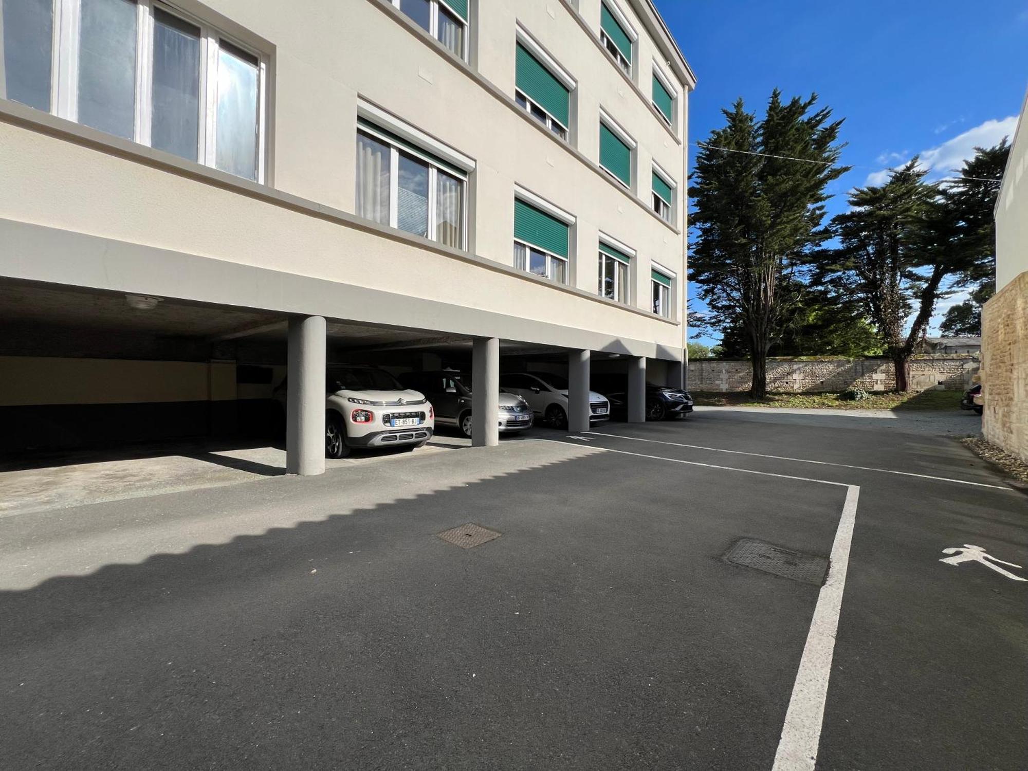 Brit Hotel Du Parc Niort Centre-Parking Gratuit Экстерьер фото