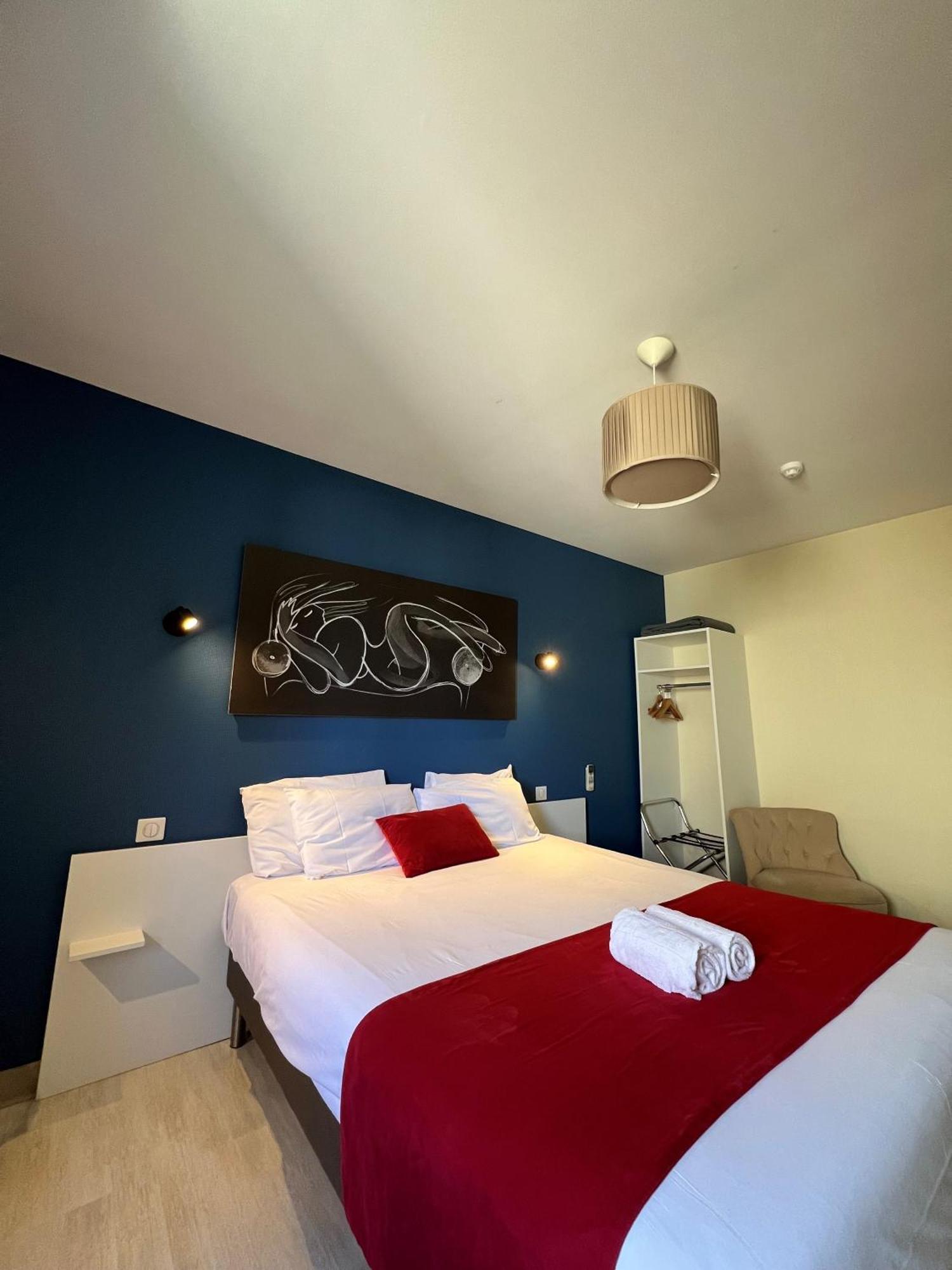 Brit Hotel Du Parc Niort Centre-Parking Gratuit Экстерьер фото