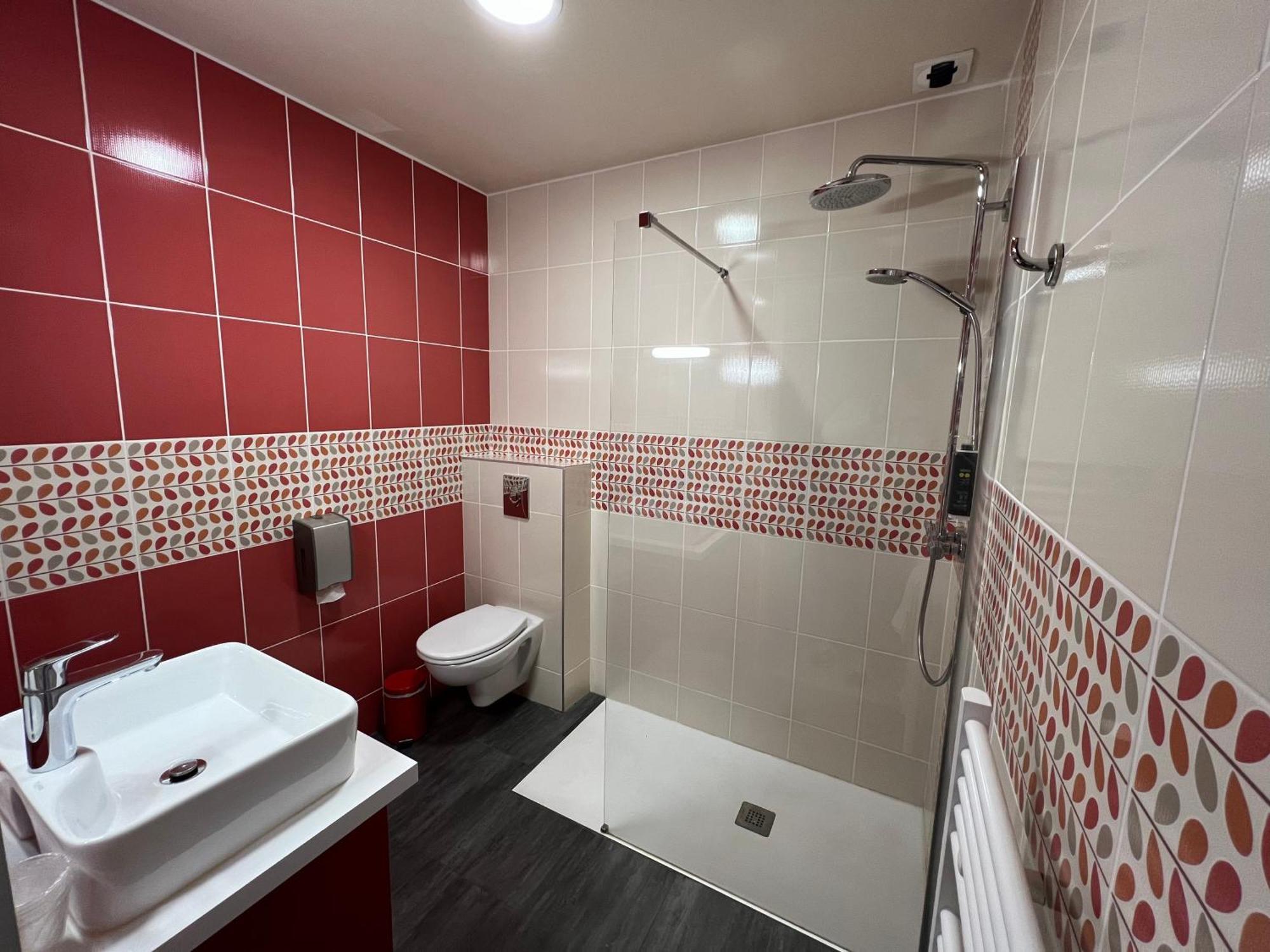 Brit Hotel Du Parc Niort Centre-Parking Gratuit Экстерьер фото
