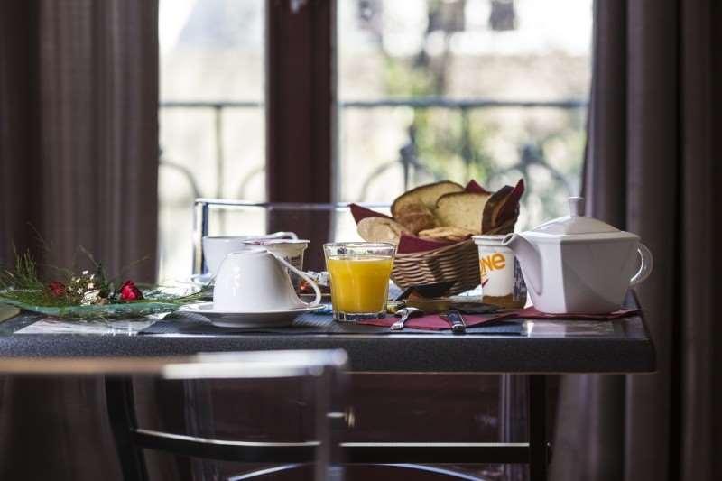 Brit Hotel Du Parc Niort Centre-Parking Gratuit Ресторан фото