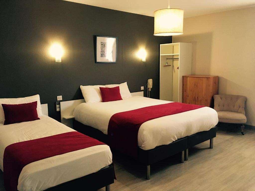 Brit Hotel Du Parc Niort Centre-Parking Gratuit Номер фото