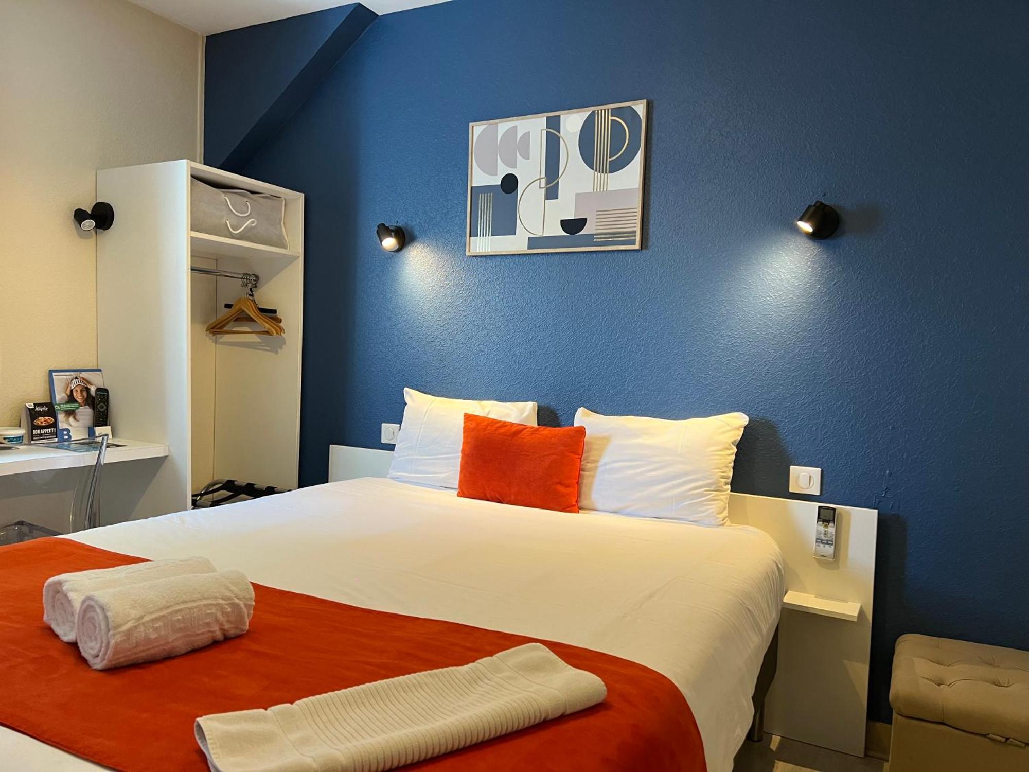 Brit Hotel Du Parc Niort Centre-Parking Gratuit Экстерьер фото