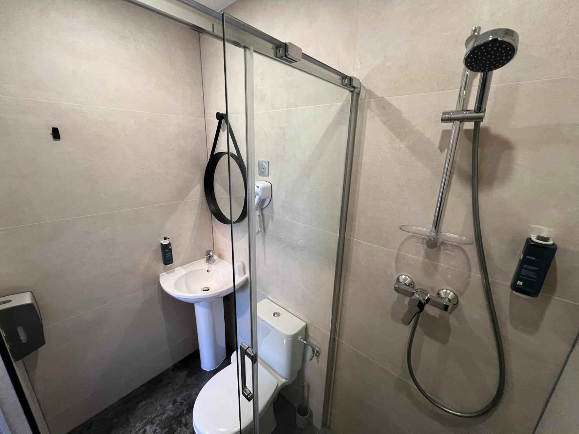 Brit Hotel Du Parc Niort Centre-Parking Gratuit Экстерьер фото