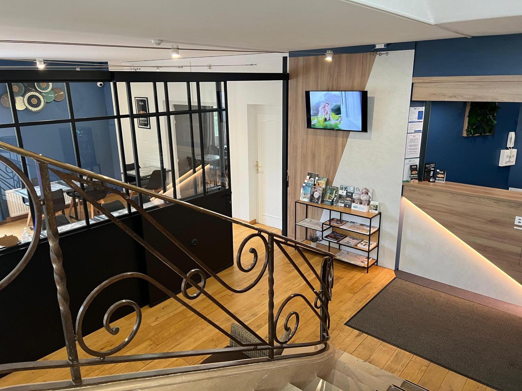 Brit Hotel Du Parc Niort Centre-Parking Gratuit Экстерьер фото