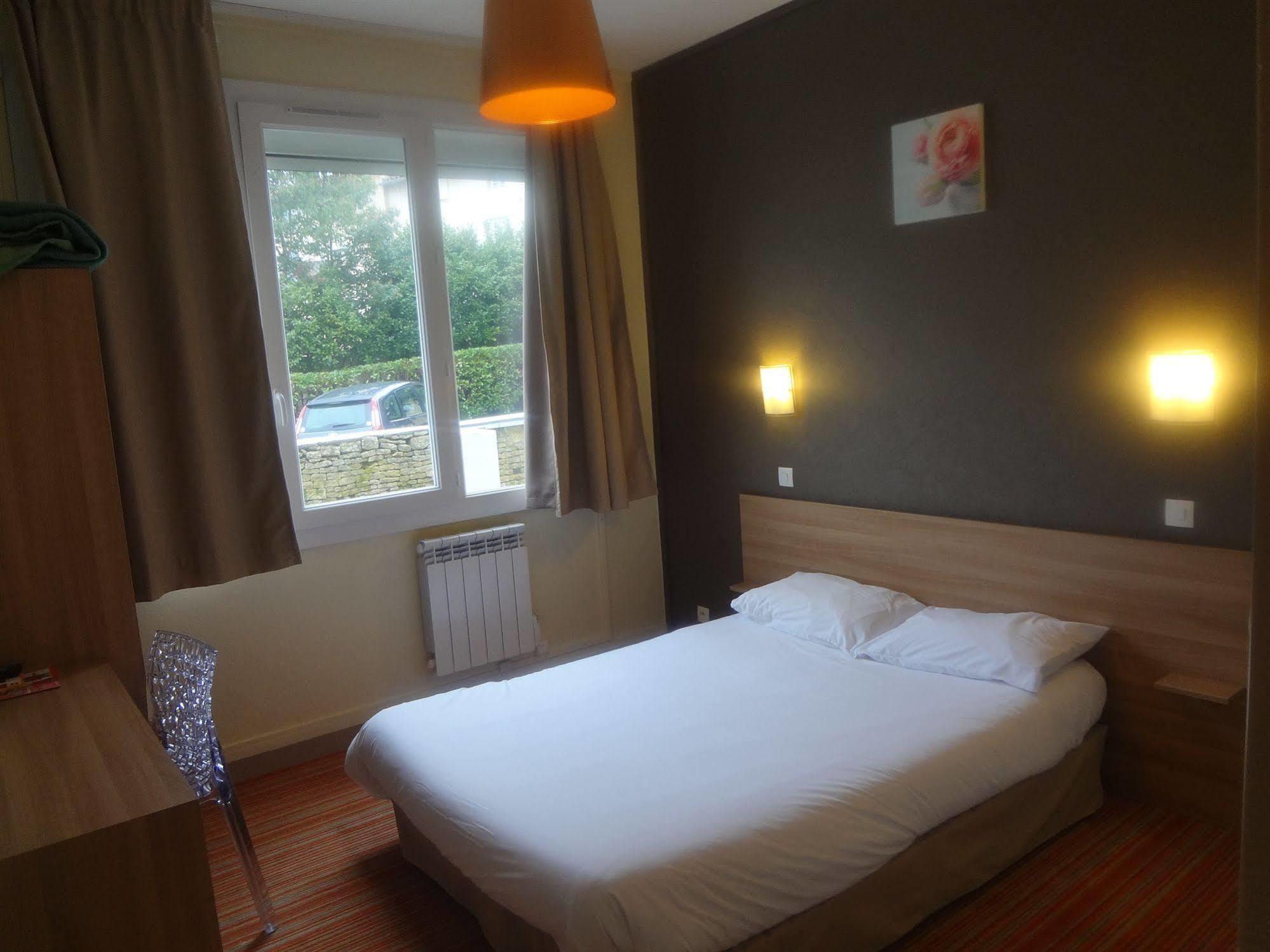 Brit Hotel Du Parc Niort Centre-Parking Gratuit Экстерьер фото